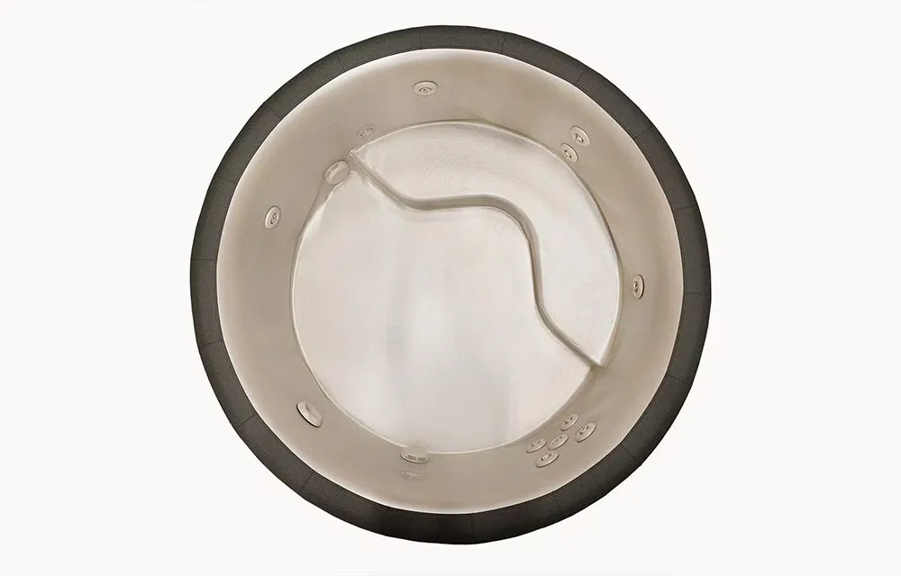 Softub Poseidon X — Whirlpool-Schale von oben, Herstellerbild